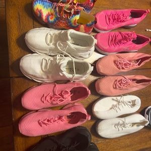 Le Sheelah Pull on Tennis Shoed